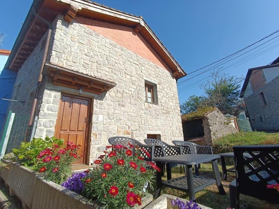 Romantico Acogedor Apartamento En リャネス エクステリア 写真